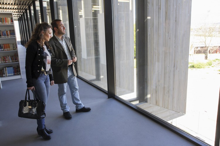 Obras denuncia deficiencias estructurales en la biblioteca