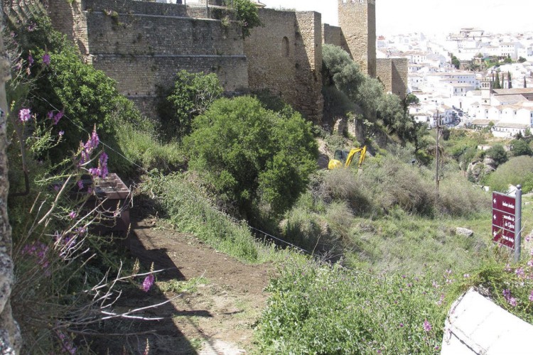 Comienzan las obras de restauración de las murallas rondeñas