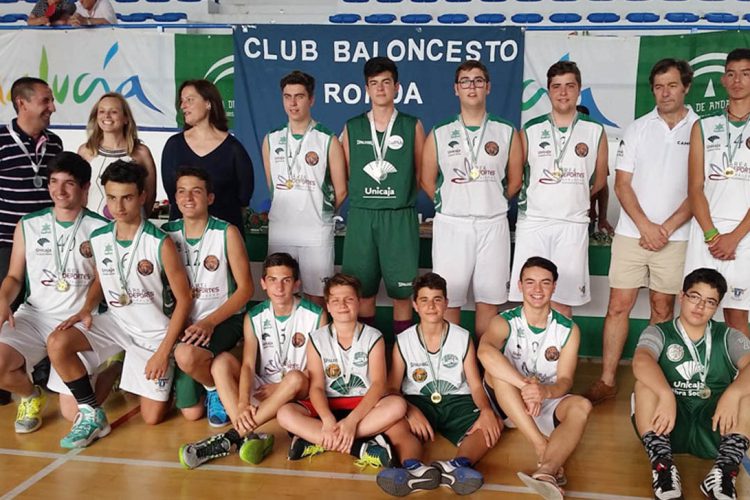 El Club Baloncesto Ronda cerró su temporada con un acto deportivo que contó con numeroso público