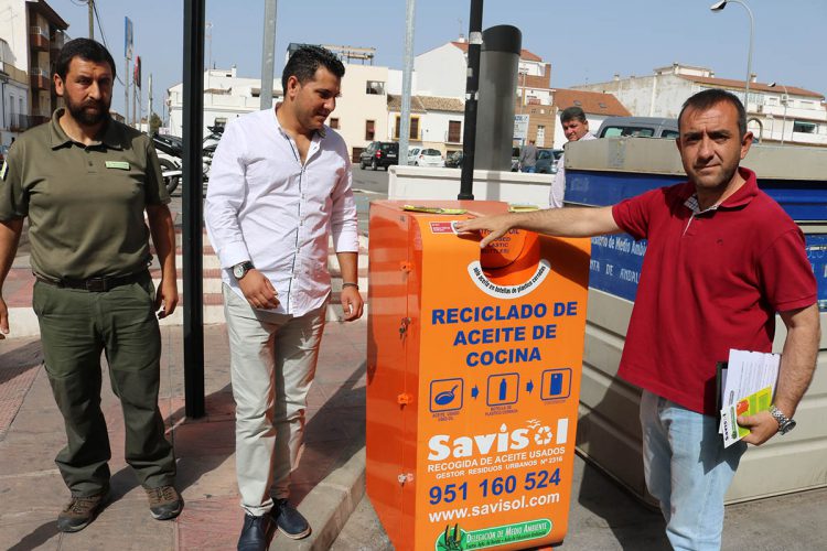 Los rondeños reciclaron 3.000 litros de aceite doméstico usado en cuatro meses