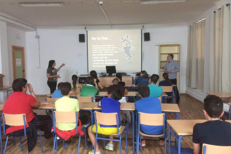 Alumnos del IES Pérez de Guzmán participan en un taller sobre medio ambiente y salud respiratoria del Área Sanitaria