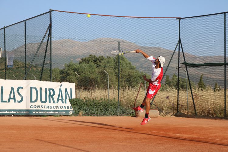 David del Río gana el torneo de tenis Morales & Arnal