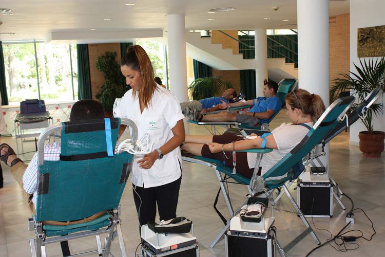 La Cruz Roja y el Centro de Transfusión Sanguínea baten su récord en Ronda logrando 455 donaciones en tres días