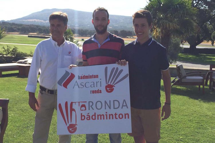 Ascari patrocinará las dos próximas temporadas al Club Bádminton Ronda