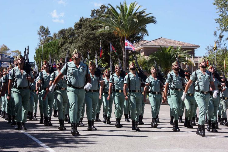 La Legión cierra con una formación militar los actos del 96 aniversario de su fundación