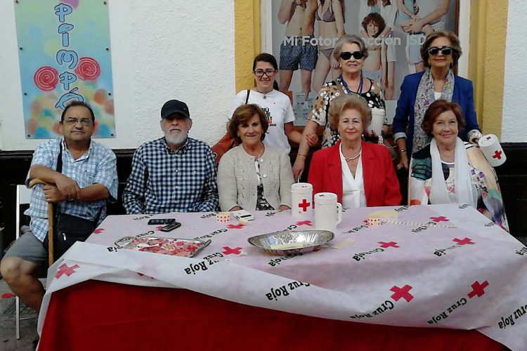 Más de 40 voluntarios de Cruz Roja participan en el tradicional ‘Día de la Banderita’