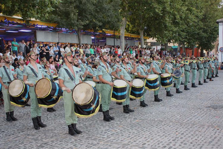 La Legión se une a los vecinos del barrio de San Francisco en el día de su Patrón