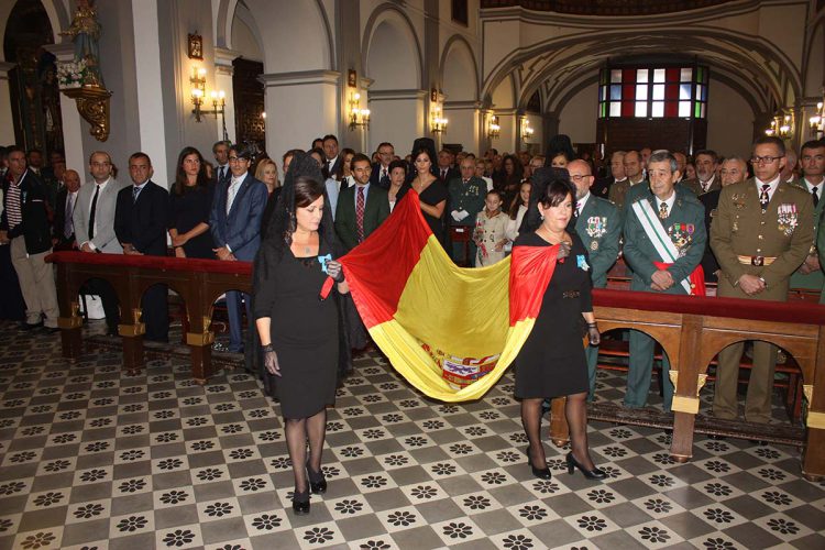 Los rondeños acompañan a la Guardia Civil en el día de su Patrona, la Virgen del Pilar