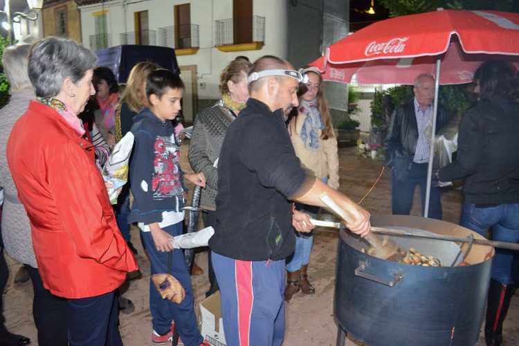 Alpandeire celebrará este sábado su tostón solidario de castañas