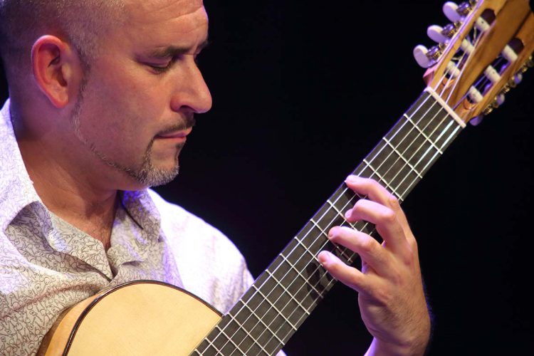 Paco Seco trae este viernes a Ronda Guitar House su espectáculo de música tradicional ‘Guitarra andaluza’