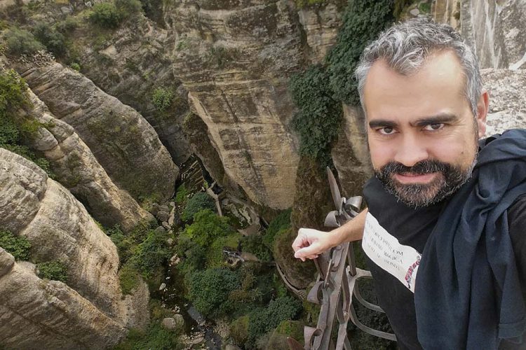 El escapista Víctor Cerro se enfrenta hoy en el Tajo a su arriesgado reto: ‘El Ángel de la Muerte’