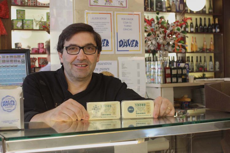 La Lotería de Navidad sabe a chocolate blanco en Confitería Daver