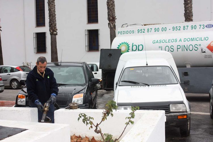 Gasóleo Los Pinos dona litros de solidaridad a la Residencia de Ancianos de las Hermanitas de Los Pobres