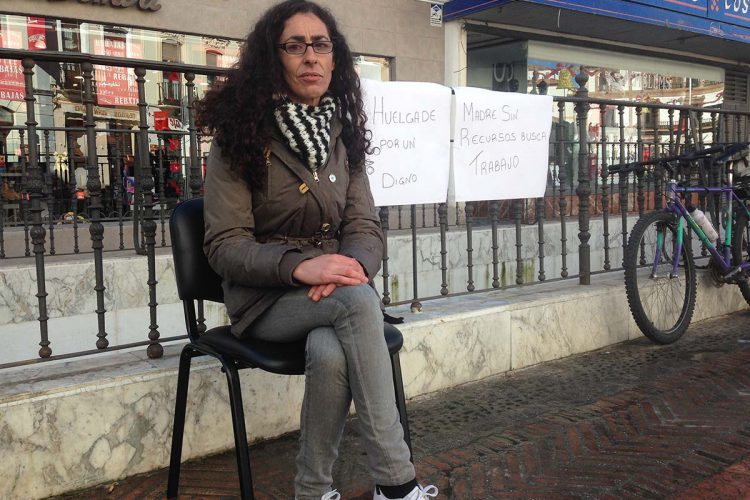 La mujer que reclama un puesto de trabajo traslada su huelga de hambre a la plaza del Socorro