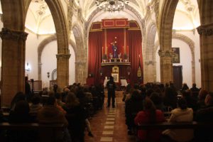 La parroquia de Padre Jesús se llenó.