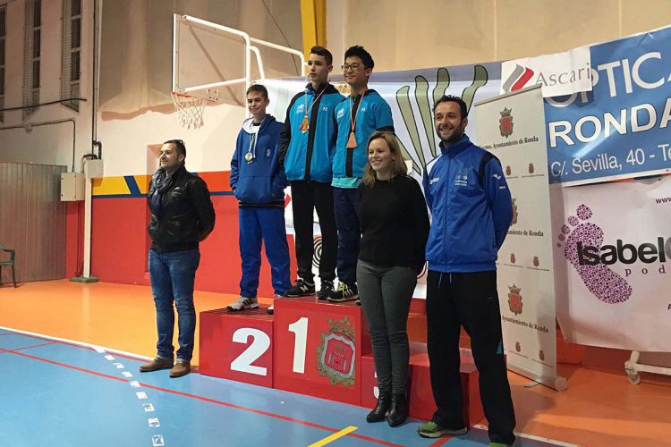 El Club Bádminton Ascari-Ronda organizó con éxito la cuarta jornada del Trofeo de Andalucía sub 15 y sub 19