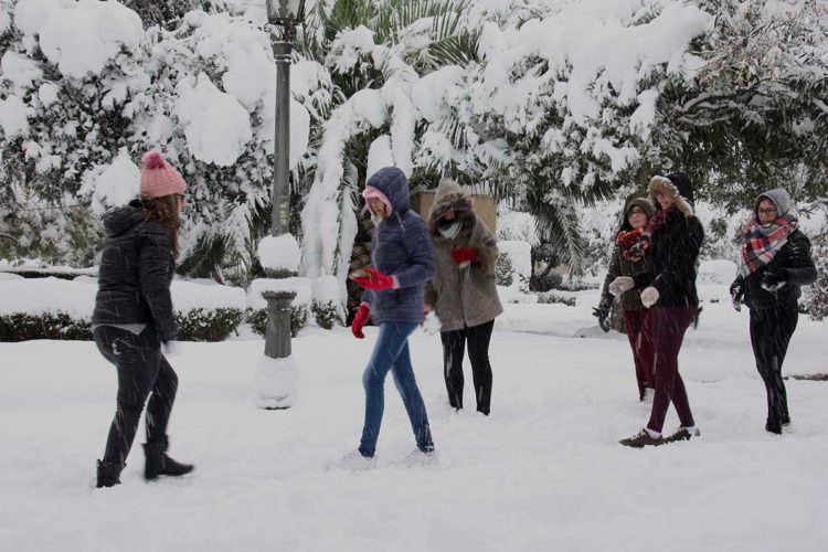 El temporal de nieve ha obligado a suspender las clases en 39 centros educativos de la Serranía