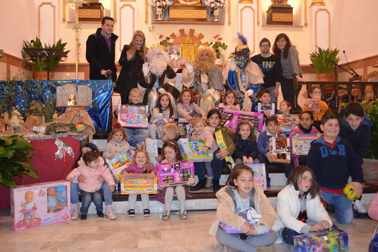 Los Reyes Magos visitaron, casa por casa, a los niños de los municipios del Valle del Genal