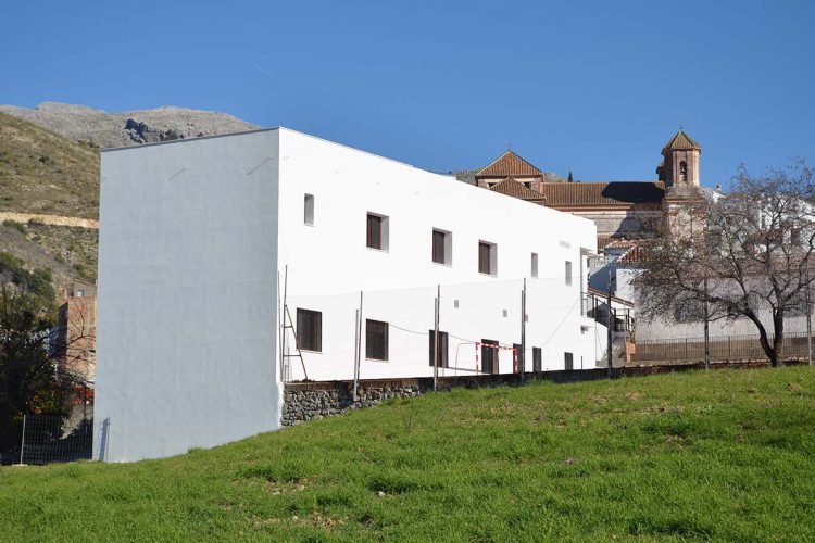 Alpandeire situará en el edificio de usos múltiples una vivienda de carácter social