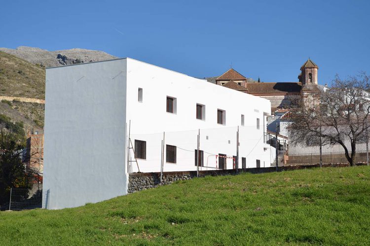 Alpandeire situará en el edificio de usos múltiples una vivienda de carácter social