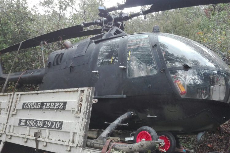 La Guardia Civil interviene un helicóptero sin documentación ni matrícula en una finca de Faraján