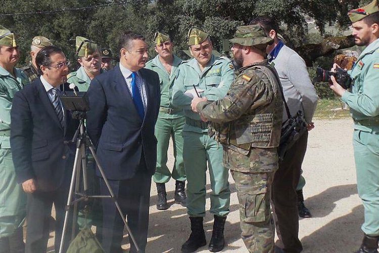 El delegado del Gobierno en Andalucía agradece a la Legión su contribución a la defensa de la libertad