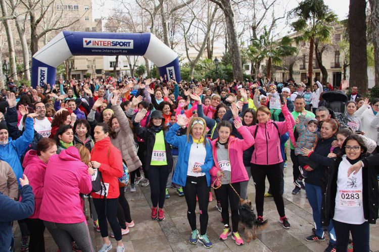 Más de mil rondeños y rondeñas muestran su solidaridad con las personas afectadas por el cáncer