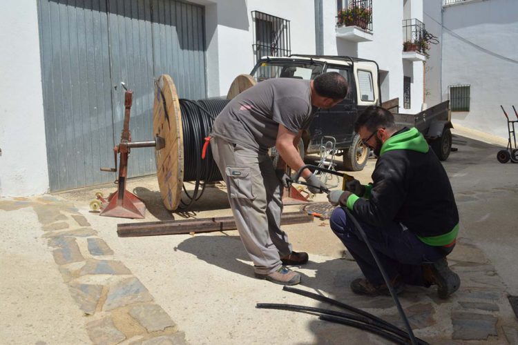 La Diputación renovará 1.241 puntos de luz en municipios de la Serranía para reducir el consumo energético