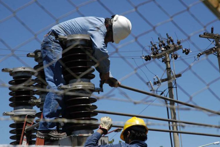 Apymer denuncia que 36 comercios de la zona de la Estación de Autobuses no podrán abrir este jueves por un corte de luz de diez horas