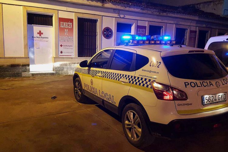 La Policía Local detiene a un hombre cuando estaba robando en la sede de la Cruz Roja y en la Asociación de Vecinos de Padre Jesús