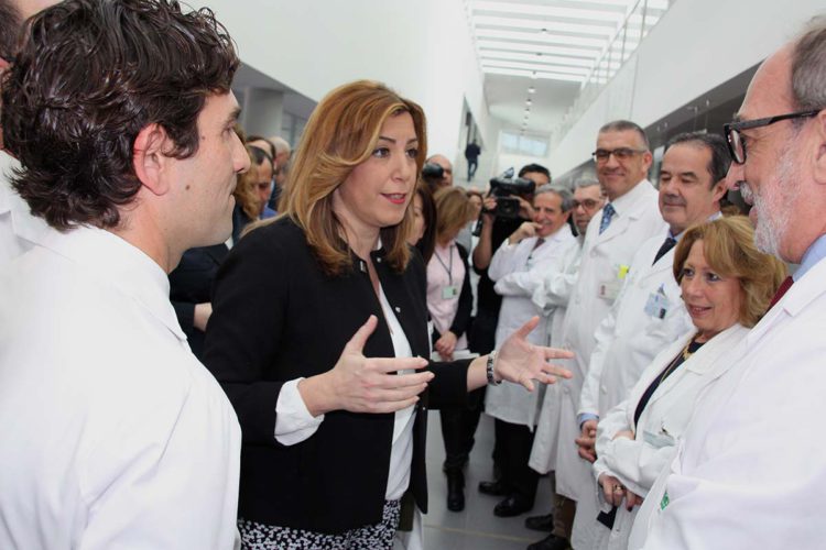 Susana Díaz inaugura el nuevo Hospital de la Serranía que no está acabado y al que aún le faltan servicios