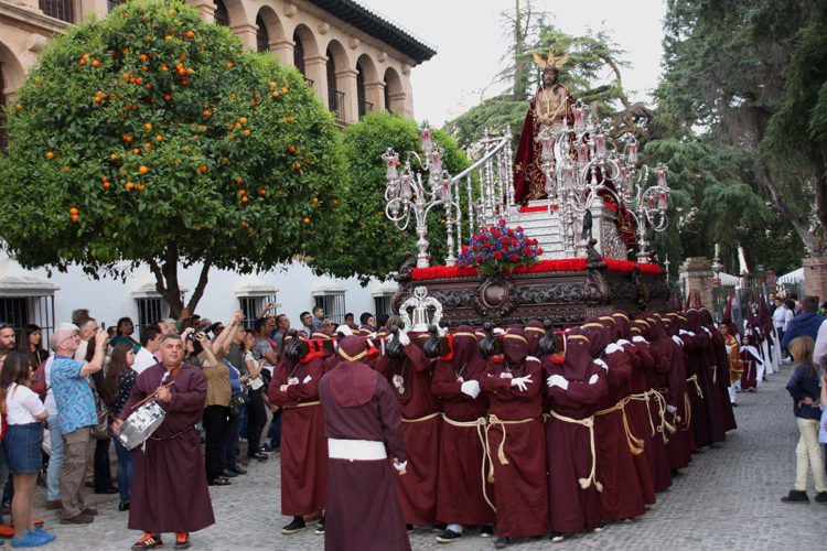 Dolores Albarracin: «El Señor de la Escala procesionará en el mismo trono que Nuestra Señora del Buen Amor»