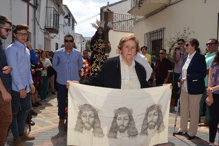 Multitudinaria procesión del ‘Encuentro’ del Viernes Santo en Faraján