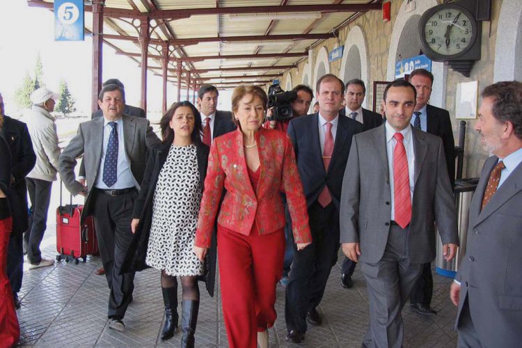 En este mes de abril se cumplen diez años desde que el Gobierno del PSOE prometió que el AVE llegaría a Ronda
