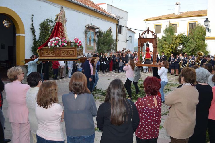La procesión del Niño y las marchas de la Banda Municipal pusieron el broche a la Semana Santa de Pujerra