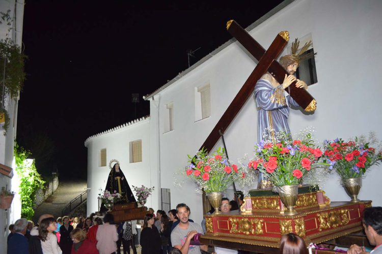 Parauta vivió con emoción la procesión de Nuestro Padre Jesús