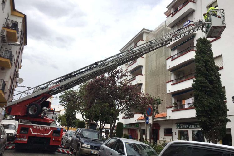 Los bomberos realizan 30 salidas en dos días por las incidencias causadas por el temporal de viento