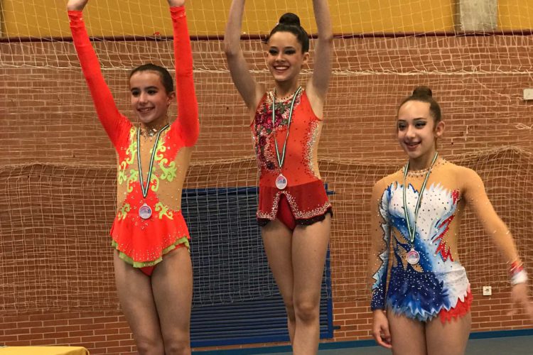 Las gimnastas del Club AGRA consiguieron cinco medallas en Estepona y en Moguer