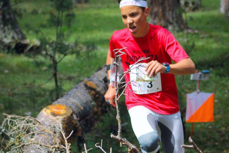 Lucas Stangegaard logra dos medallas de plata y una de bronce en el Campeonato de España de Orientación en edad escolar