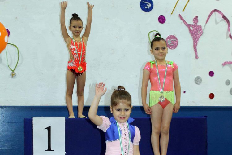 Las rondeñas del Club AGRA se trajeron tres medallas del Torneo Al-Ándalus de Gimnasia Rítmica