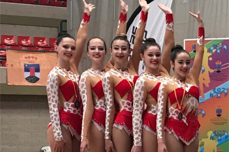 El Club AGRA logró seis medallas en los campeonatos de gimnasia rítmica de Vícar y de Roquetas