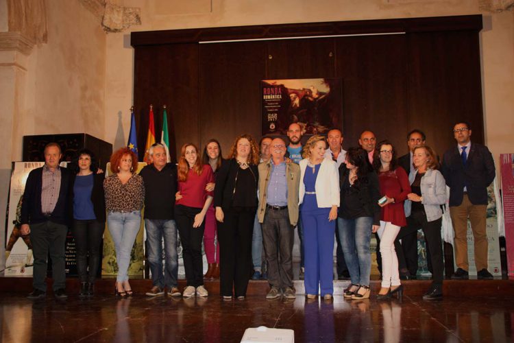 La Asociación Histórico Cultural ‘Carmen de Ronda’ recibe el galardón ‘Romántico de Oro’