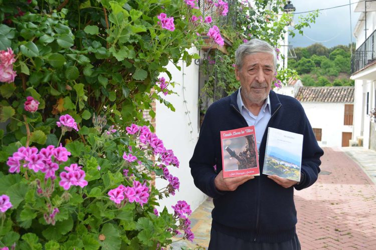 El escritor de Faraján José Barragán edita dos nuevos libros sobre las viñas de Atajate y otro de poemas sobre el otoño del Genal