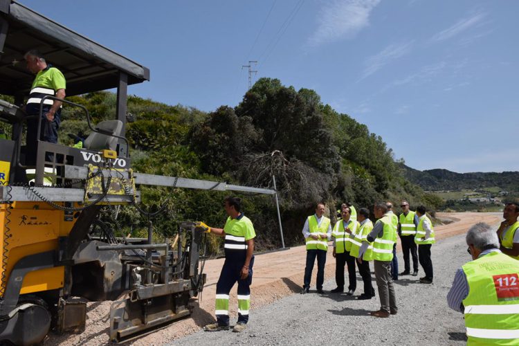 Las obras de mejora de la carretera Gaucín-Manilva entran en su recta final y estarán finalizadas en noviembre