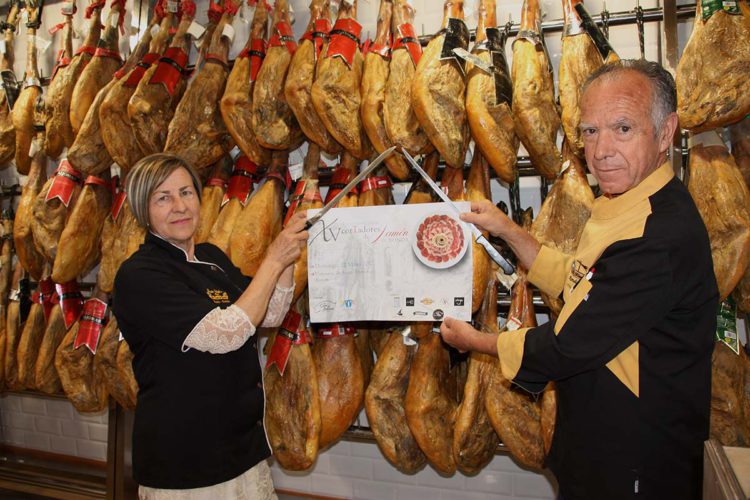 La Asociación Nacional de Cortadores de Jamón nombra al empresario rondeño Leocadio Corbacho ‘Maestro Cortador’