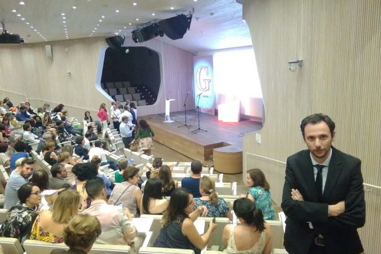 La Junta de Andalucía entrega un reconocimiento al mérito educativo al profesor del Instituto ‘Martín Rivero’ Marcos Naz