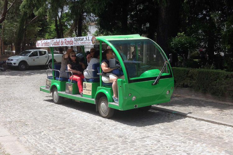 La juez archiva la denuncia por prevaricación que presentó el gestor del Bus Turístico contra el anterior concejal de Tráfico, el popular Antonio Arenas