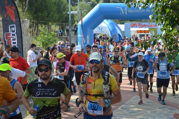 Los corredores Francisco Pazo y Lourdes Aragón se proclamaron vencedores de la XI edición de la CXM Alpandeire