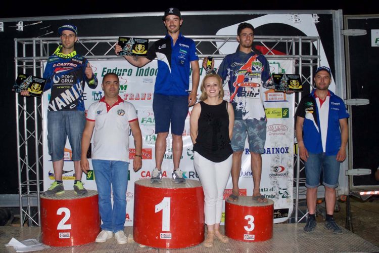 Cristóbal Guerrero gana la XI edición del Enduro Indoor ‘Ciudad de Ronda’ que estuvo dedicado a uno de sus fundadores: Enrique León