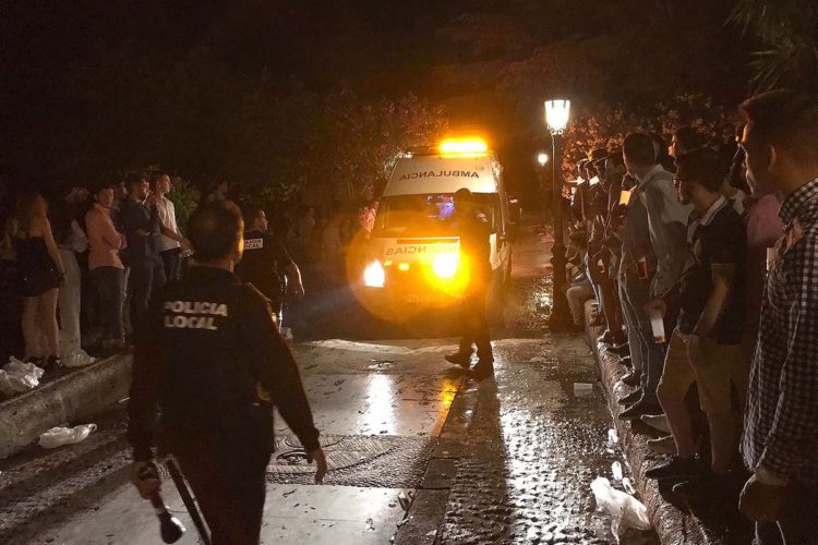 Prohíben el botellón en toda la ciudad y la Policía investiga las causas por las que el estudiante cayó al Tajo y enviar un informe a la Fiscalía de Menores